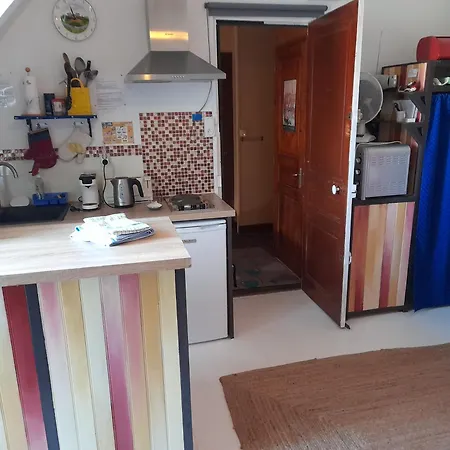Apartment Petit Bijou A Pair Sur