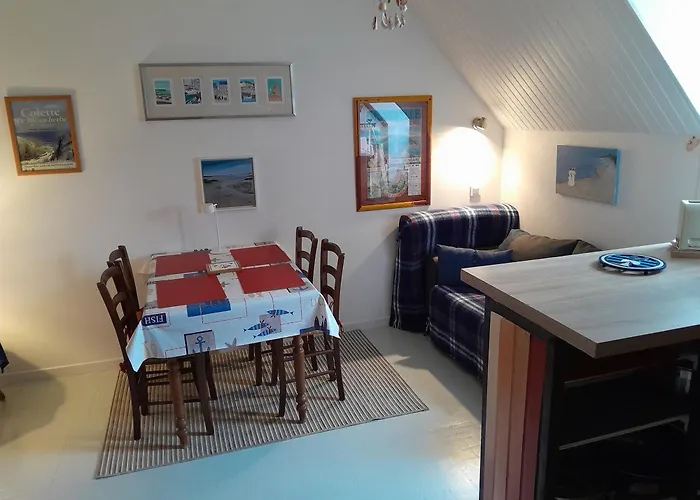 Petit Bijou A Pair Sur *